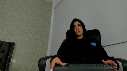 Snapshot of anika_h chatting on June 2026 02:33:01 PM anika_h online show from June 2026 02:33:01 PM
