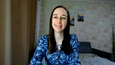Snapshot of anikabloom chatting on May 2026 04:20:02 AM anikabloom online show from May 2026 04:20:02 AM