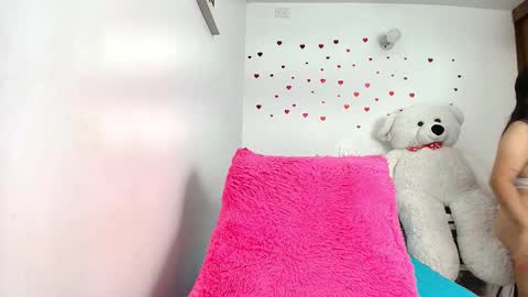 ana independent model online show from October 2025 06:23:02 AM