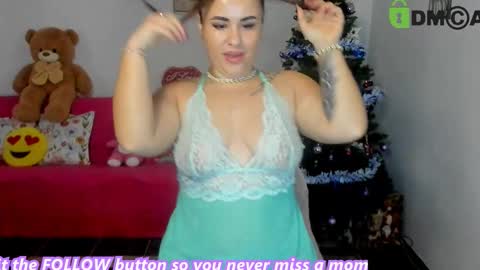 AnissyaX online show from December 2025 04:06:01 AM