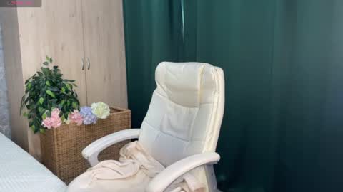 Snapshot of anita_blairr chatting on July 2026 01:19:01 AM Anita online show from July 2026 01:19:01 AM