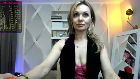 Snapshot of anita_forever chatting on June 2026 09:18:02 PM Anita online show from June 2026 09:18:02 PM
