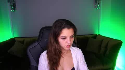 Anita online show from November 2025 02:17:01 PM