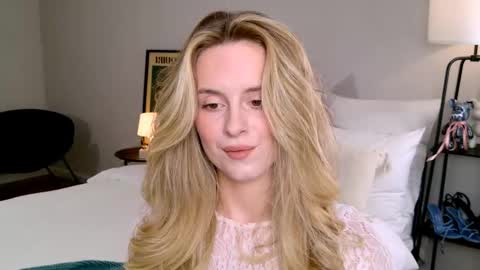 Anita online show from November 2025 01:31:01 PM