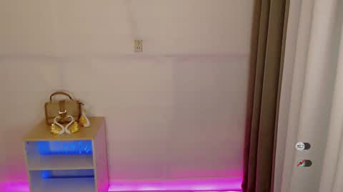 anita online show from February 2025 08:30:01 PM