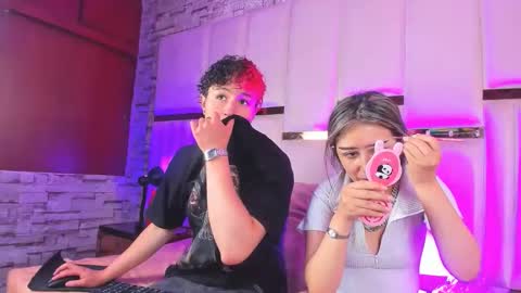 ANGEL AND TEFY online show from November 2025 05:01:02 PM