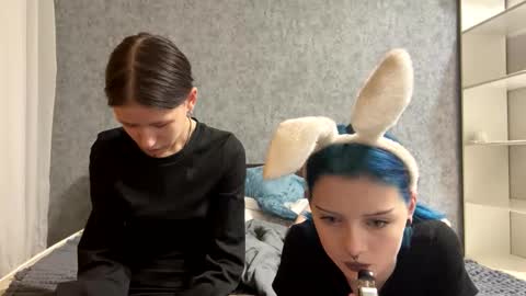 AnmiXHot online show from November 2025 04:01:02 AM