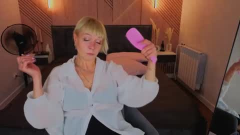 Snapshot of ann_annise chatting on June 2026 12:59:01 AM ann_annise online show from June 2026 12:59:01 AM