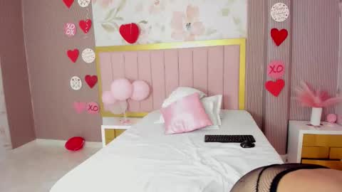 Ana  online show from February 2026 08:19:02 PM