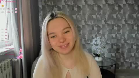 Snapshot of anna_aaaa chatting on April 2026 07:07:01 AM Anna online show from April 2026 07:07:01 AM