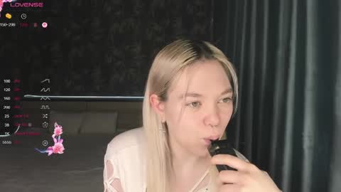Snapshot of anna_aaaa chatting on April 2026 07:22:02 AM Anna online show from April 2026 07:22:02 AM