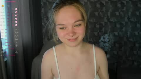 Snapshot of anna_aaaa chatting on May 2026 02:12:01 PM Anna online show from May 2026 02:12:01 PM