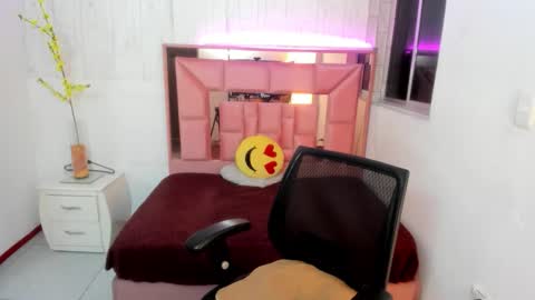 Snapshot of anna_moon18 chatting on February 2026 06:56:02 AM ANNA online show from February 2026 06:56:02 AM