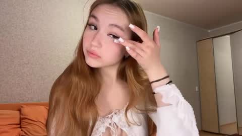 Snapshot of anna_raspberry chatting on April 2026 08:59:02 PM Anne online show from April 2026 08:59:02 PM