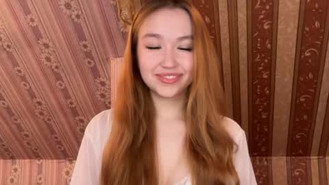 Snapshot of anna_raspberry chatting on May 2026 04:35:02 PM Anne online show from May 2026 04:35:02 PM