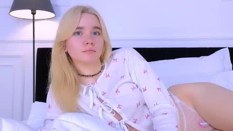 AnnaBelle online show from November 2025 05:53:01 AM