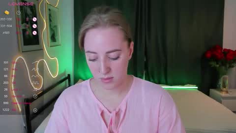 annagrees1 online show from December 2025 02:15:01 PM