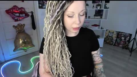Snapshot of annanebula chatting on May 2026 10:32:01 AM Anna online show from May 2026 10:32:01 AM