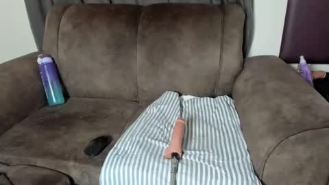 Snapshot of annarose98 chatting on January 2025 07:20:01 AM annarose98 online show from January 2025 07:20:01 AM