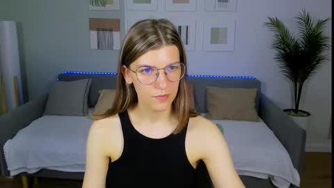 Snapshot of annathorne chatting on May 2026 04:52:01 AM Im Anna online show from May 2026 04:52:01 AM