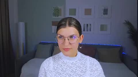 Snapshot of annathorne chatting on May 2026 11:30:02 AM Im Anna online show from May 2026 11:30:02 AM