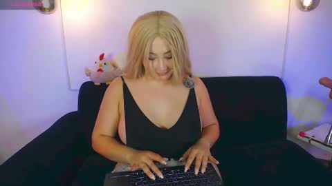 Snapshot of annays_love chatting on May 2026 05:13:02 AM dani online show from May 2026 05:13:02 AM