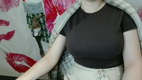 Bella online show from November 2025 06:08:01 PM