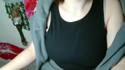 Bella online show from December 2025 06:36:02 PM