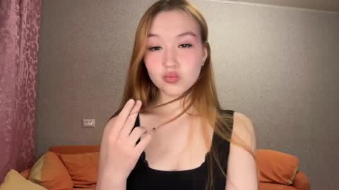 anne_blossomm online show from March 2026 05:01:02 PM