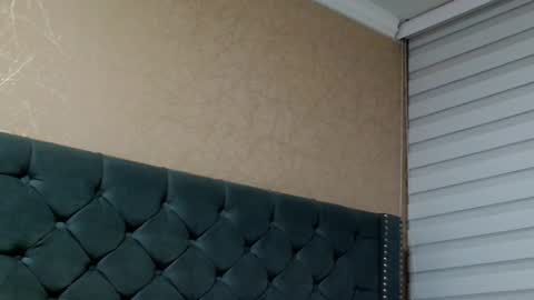 Snapshot of anne_julienne chatting on February 2026 02:06:02 AM online show from February 2026 02:06:02 AM