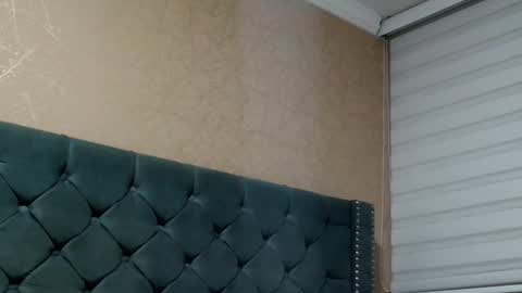 Snapshot of anne_julienne chatting on February 2026 11:01:01 PM online show from February 2026 11:01:01 PM