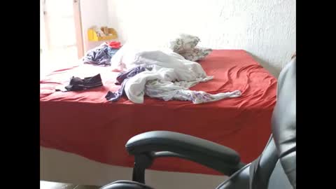 Snapshot of anneeeee8 chatting on January 2025 03:53:02 PM Anne online show from January 2025 03:53:02 PM