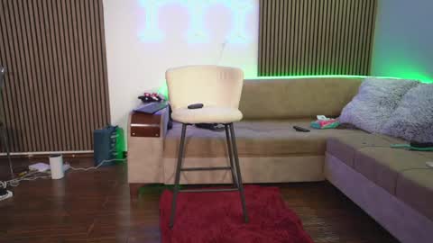 Snapshot of annemanifique chatting on June 2026 01:28:02 AM Annemanifique Anne Lara Kelly online show from June 2026 01:28:02 AM