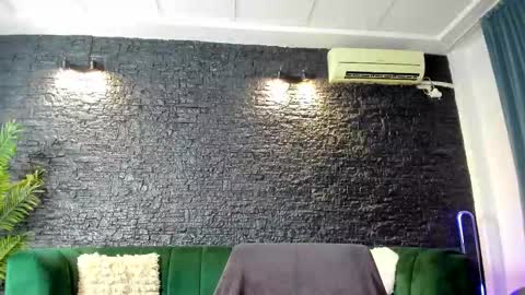 annesins online show from October 2025 07:05:02 PM