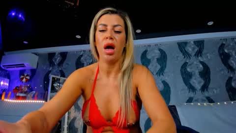 Ana online show from December 2025 05:03:01 AM