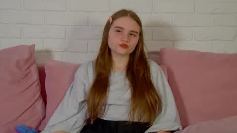 Snapshot of annetbennette chatting on July 2026 04:38:01 AM AnnetBennette online show from July 2026 04:38:01 AM