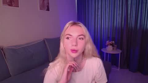 Snapshot of annetenet chatting on September 2025 09:22:02 AM Annet online show from September 2025 09:22:02 AM