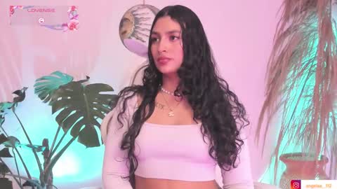 Angel online show from October 2025 04:06:02 PM