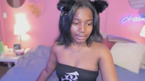 annia online show from October 2025 07:44:02 PM