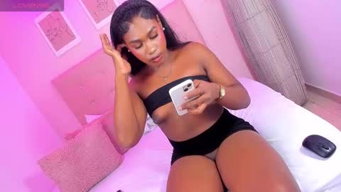 annie_dolce_ online show from November 2025 12:21:01 AM