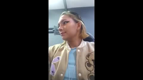 Snapshot of annie_hans chatting on December 2024 03:54:02 PM annie_hans online show from December 2024 03:54:02 PM