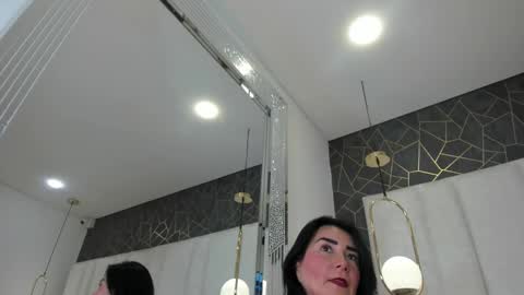 im annie   online show from February 2026 02:12:02 PM