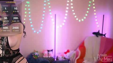 Annie May   online show from April 2026 03:28:01 PM