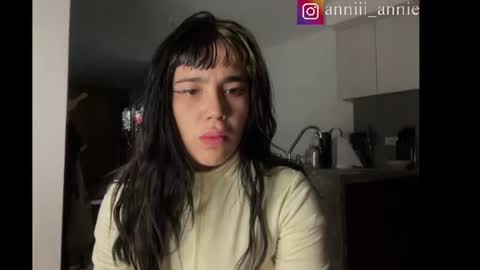 Snapshot of annie_snow_ chatting on July 2026 11:44:01 PM JEANNE no olvides seguirme dont forget follow me uu online show from July 2026 11:44:01 PM