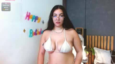 Annie Volker online show from December 2025 05:35:02 AM