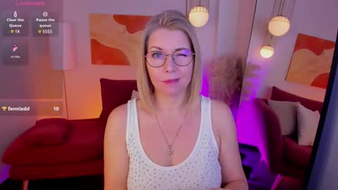 Annie online show from November 2025 06:12:01 AM