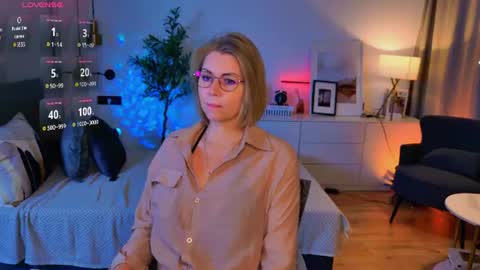 Snapshot of annielight chatting on June 2026 06:45:01 AM Annie online show from June 2026 06:45:01 AM