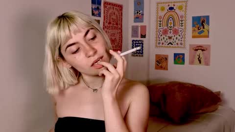 annietinky online show from November 2025 02:44:02 AM