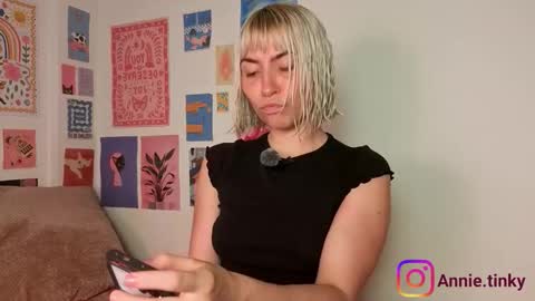 annietinky online show from March 2026 03:35:02 AM