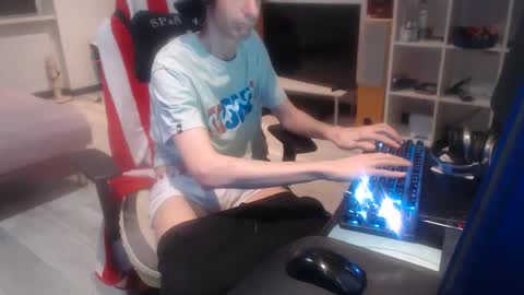 Snapshot of annumaker chatting on March 2026 08:19:02 PM LoyalDog online show from March 2026 08:19:02 PM